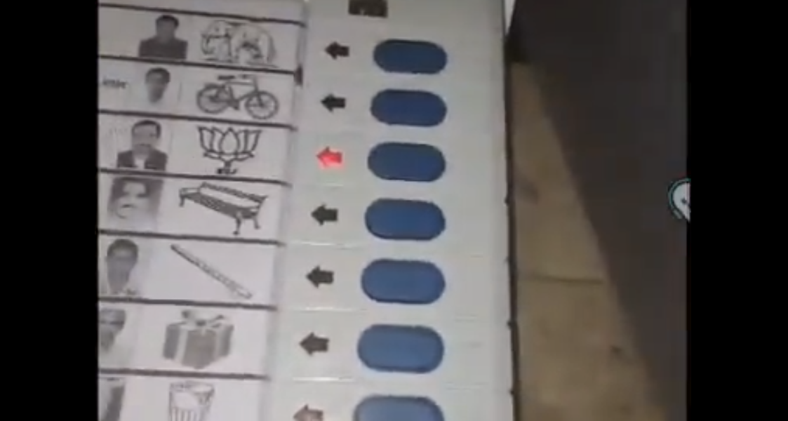 بی جے پی کو کئی بار ووٹ دینے والے لڑکے کے ویڈیو کا اسکرین شاٹ۔ (تصویر بہ شکریہ: X/@yadavakhilesh)
